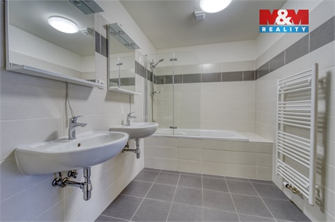 Pronájem bytu 3kk, 85 m² 18