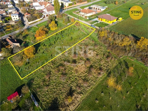 Prodej stavebního pozemku, 1 617 m² 2