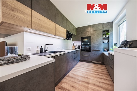 Prodej bytu 3kk, 74 m² 0