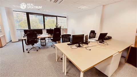Pronájem kanceláře, 272 m² - 4