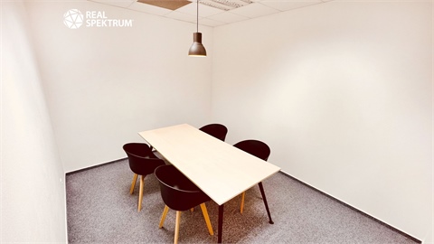 Pronájem kanceláře, 272 m² 2