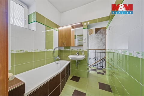 Prodej rodinného domu, 240 m² - 20