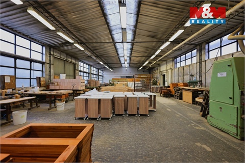 Prodej výrobního objektu, 2 060 m² 18