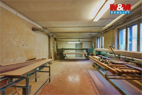 Prodej výrobního objektu, 2 060 m² 14