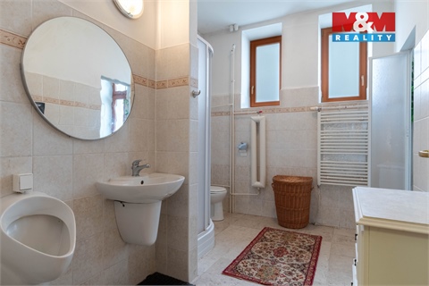 Prodej komerčního objektu, 420 m² 28