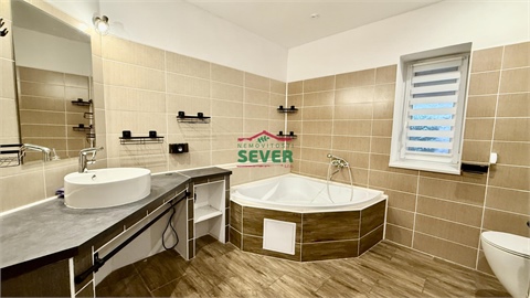 Prodej rodinného domu, 220 m² - 2