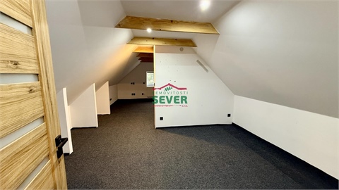 Prodej rodinného domu, 220 m² - 8