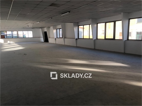 Pronájem skladu / haly, 400 m² - 2