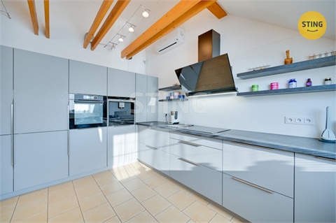 Prodej komerčního objektu, 609 m² 14