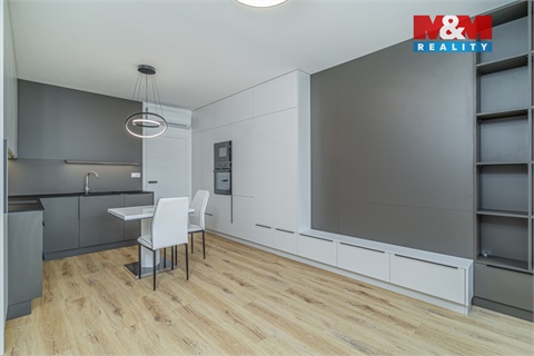 Pronájem bytu 1kk, 33 m² - 0