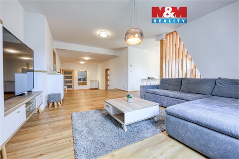 Pronájem bytu 3+1, 140 m² 0