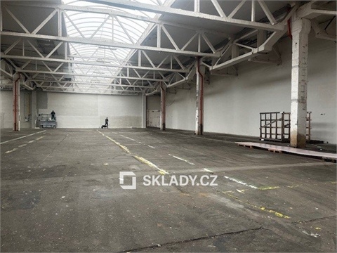 Pronájem skladu / haly, 3 500 m² 2
