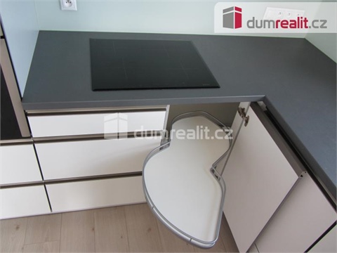 Pronájem bytu 4kk, 94 m² - 14