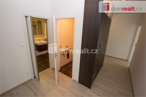 Pronájem bytu 4kk, 94 m² 10