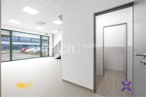 Pronájem obchodních prostor, 444 m² - 2