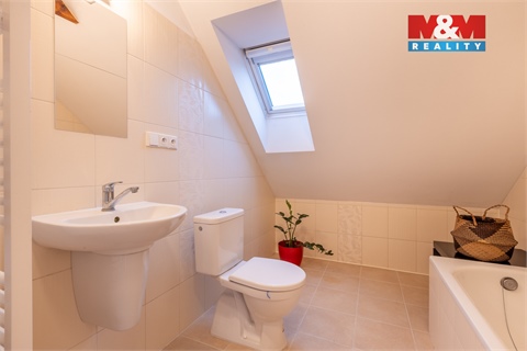 Prodej rodinného domu, 147 m² - 14