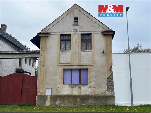 Prodej rodinného domu, 613 m² 0