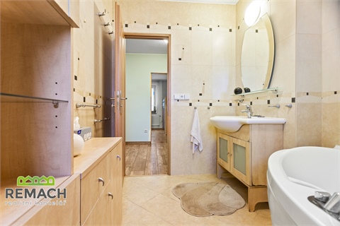 Prodej rodinného domu, 250 m² - 10