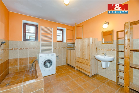 Prodej rodinného domu, 400 m² - 4