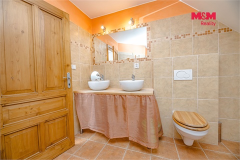 Prodej rodinného domu, 400 m² 8