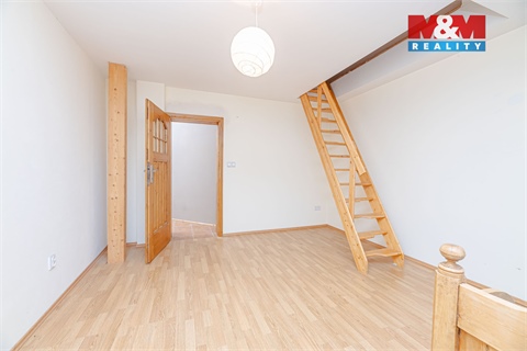 Prodej rodinného domu, 400 m² - 8