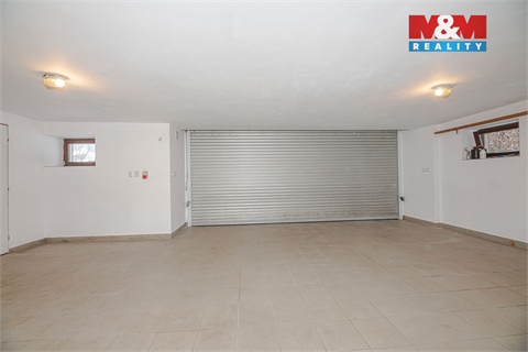 Prodej rodinného domu, 400 m² - 10