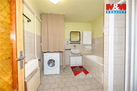 Prodej rodinného domu, 220 m² - 2