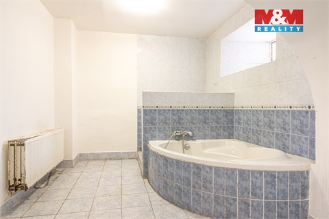 Prodej rodinného domu, 380 m² 22