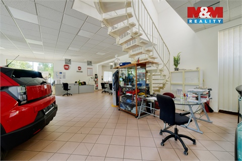 Prodej obchodních prostor, 932 m² 8