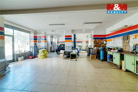 Prodej obchodních prostor, 932 m² 6