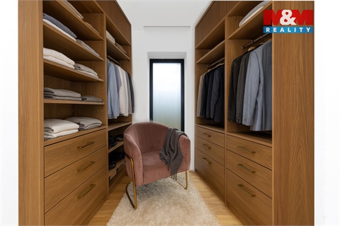 Prodej rodinného domu, 280 m² - 18