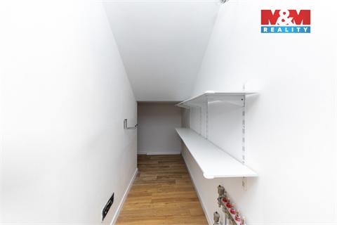 Prodej rodinného domu, 280 m² - 24