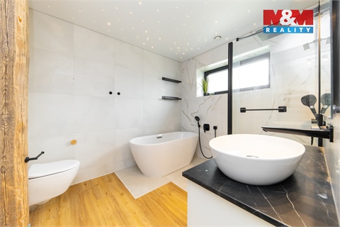 Prodej rodinného domu, 280 m² 20