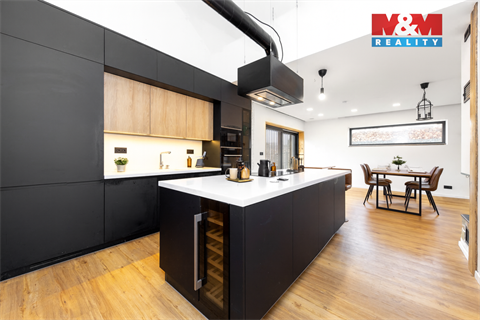 Prodej rodinného domu, 280 m² 2