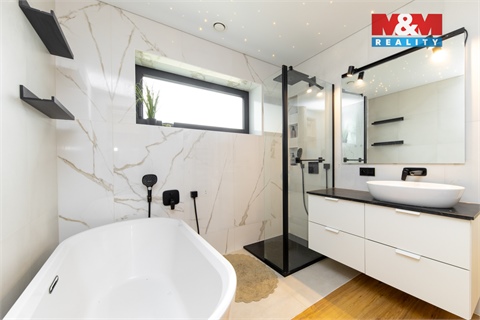 Prodej rodinného domu, 280 m² - 20