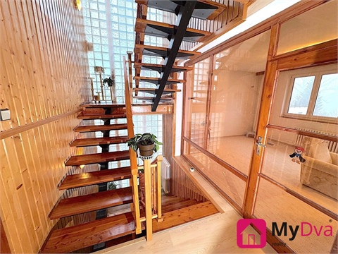 Pronájem rodinného domu, 280 m² 8