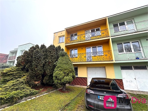 Pronájem rodinného domu, 280 m² 0