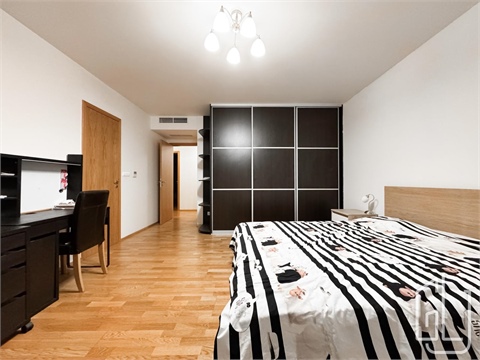 Pronájem bytu 3kk, 136 m² - 8