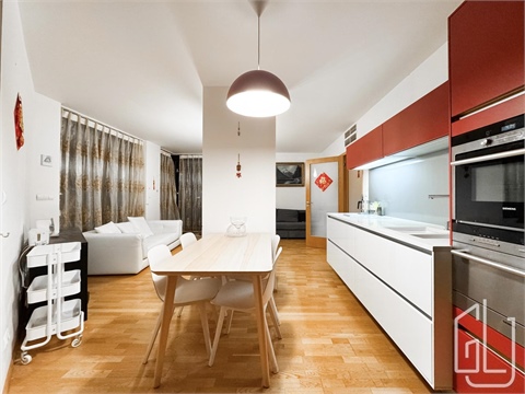 Pronájem bytu 3kk, 136 m² 0