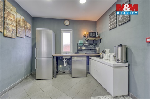 Prodej obchodních prostor, 216 m² - 0