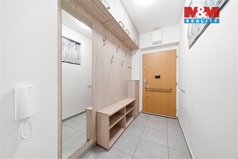 Prodej bytu 2kk, 77 m² 24
