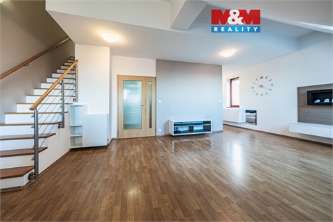 Pronájem bytu 3kk, 109 m² 0