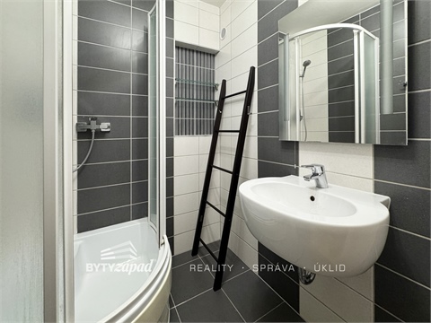 Pronájem bytu 3+1, 84 m² - 14