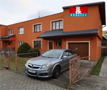 Prodej rodinného domu, 196 m² 2