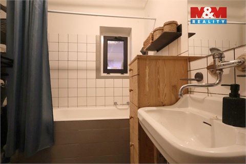 Prodej rodinného domu, 196 m² - 12