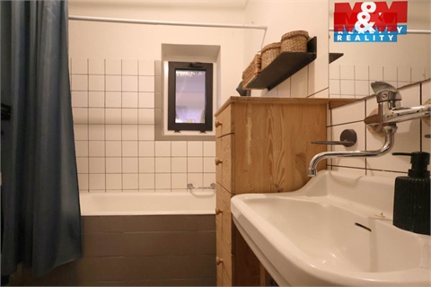 Prodej rodinného domu, 196 m² 16