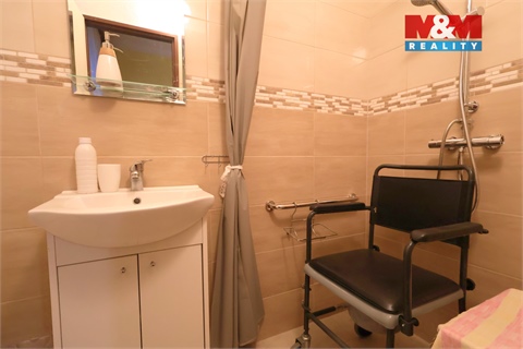 Prodej rodinného domu, 196 m² - 4