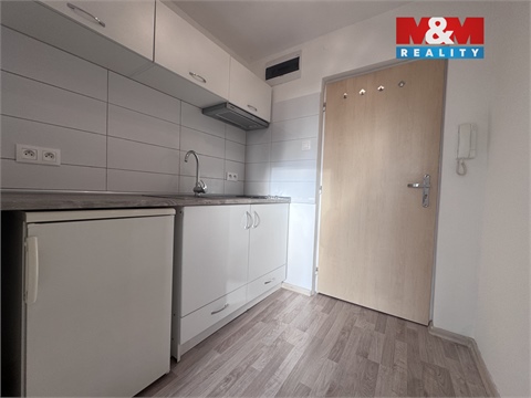 Pronájem bytu 1+1, 28 m² - 0