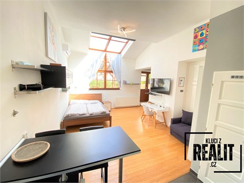 Pronájem atypického bytu, 37 m² - 0
