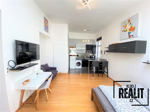 Pronájem atypického bytu, 37 m² 2